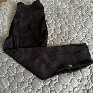 Lululemon High Rise Women's Crop Legging 23 Inches Size 14